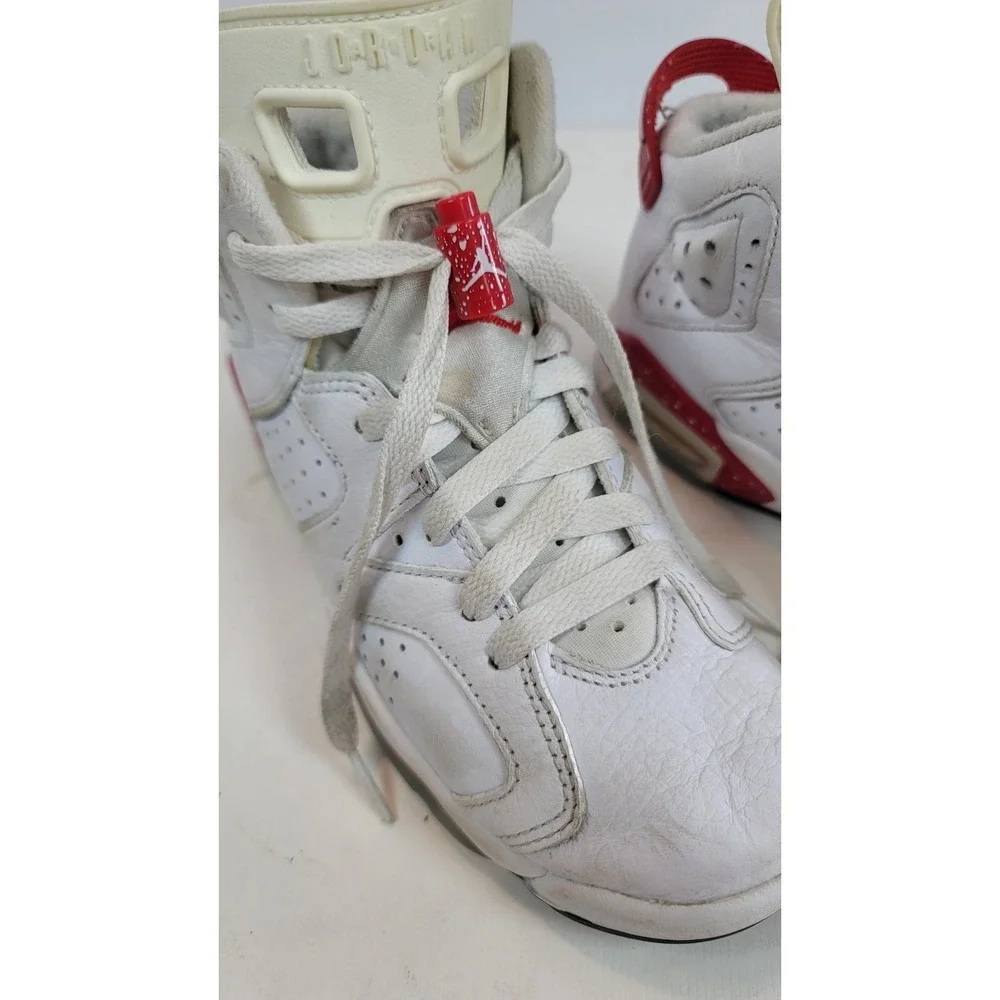 Nike Air Jordan 6 Retro GS 'Red Oreo' 2022  384665-162  Youth Size 3.5Y